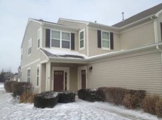 2959 Falling Waters Dr, Lindenhurst, IL 60046