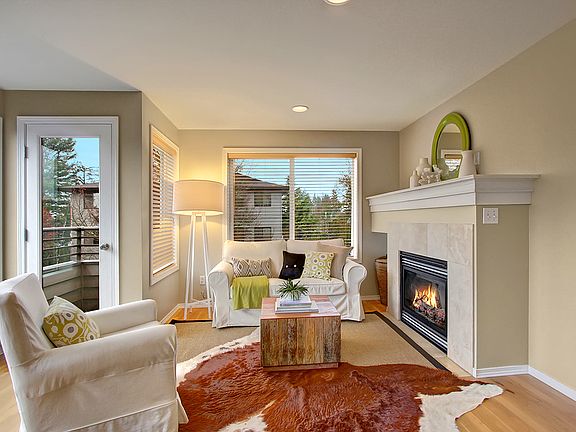 4th image of 9501C Roosevelt Way NE