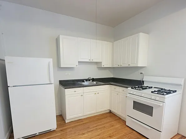 1020 W Loyola Ave APT 2E, Chicago, IL 60626