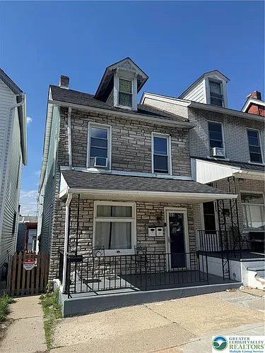 303 E Union St #1 Photo 1