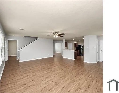 9914 Swallow Dr — Photo 3