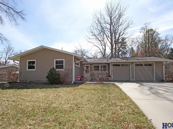5843 Randolph St, Lincoln, NE 68510