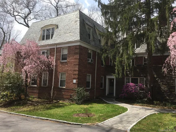 60 Pinewood Avenue #1B, Hartsdale, NY 10530