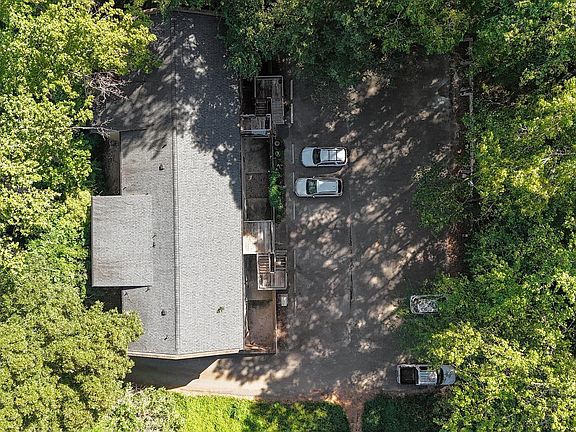 2nd image of 3021-3035 Medlin Dr