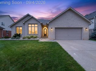 46743 Landings Dr, Macomb, MI 48044