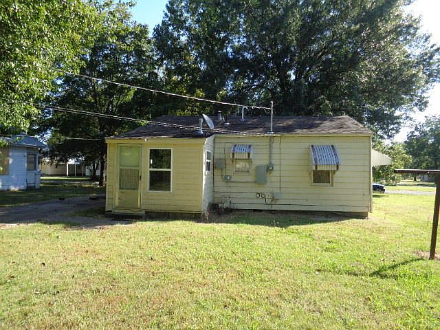2nd image of 124 K St SE