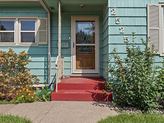 3rd image of 2525 Main STREET