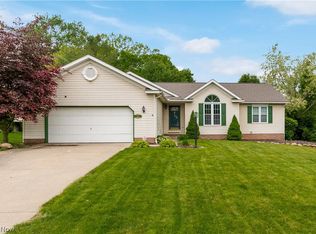2372 N Ridge Dr, Cuyahoga Falls, OH 44223
