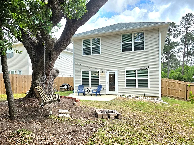 380 Hilburn Ln — Photo 22