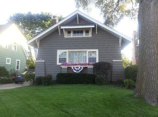 131 Sunset Dr, Libertyville, IL 60048