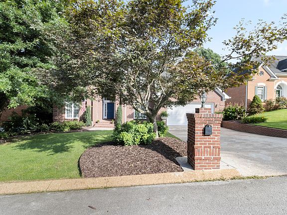 3rd image of 3108 Olde Towne Ln