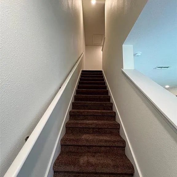 1370 Yellow Finch Dr — Photo 10