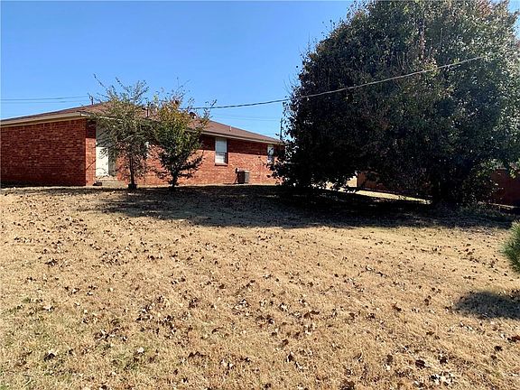 3rd image of 115 Hayes Dr