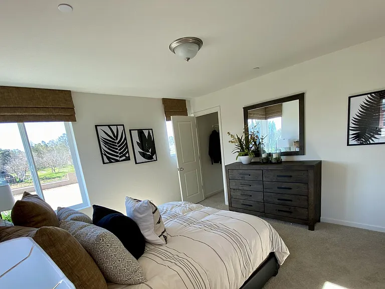 2052 N Rogers Ln — Photo 13