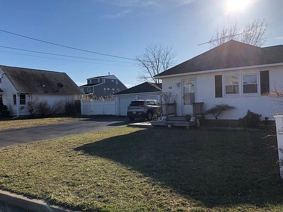 3rd image of 42 Riverdale Ave
