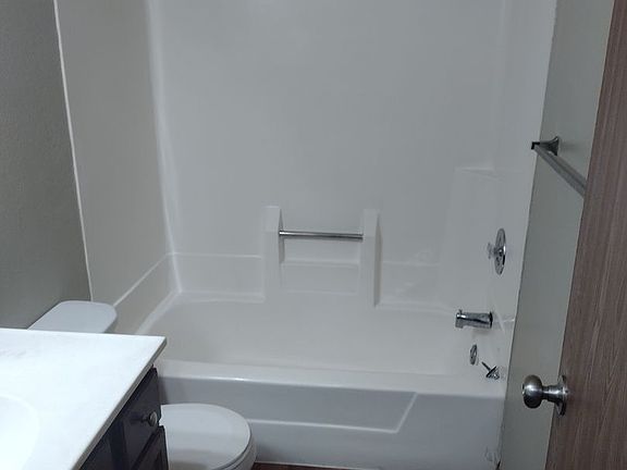 4th image of 230 2nd St NE #240108