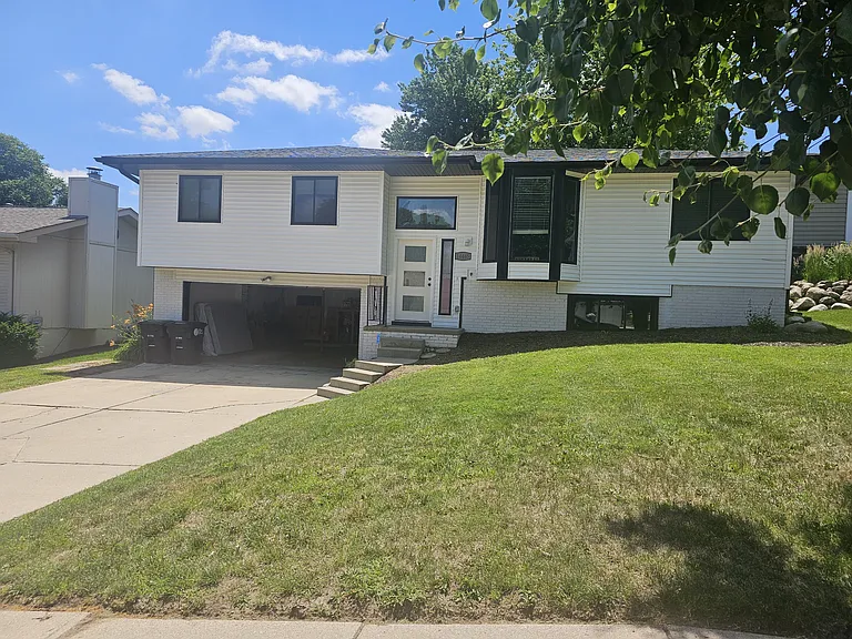 14465 Krug Cir — Photo 1