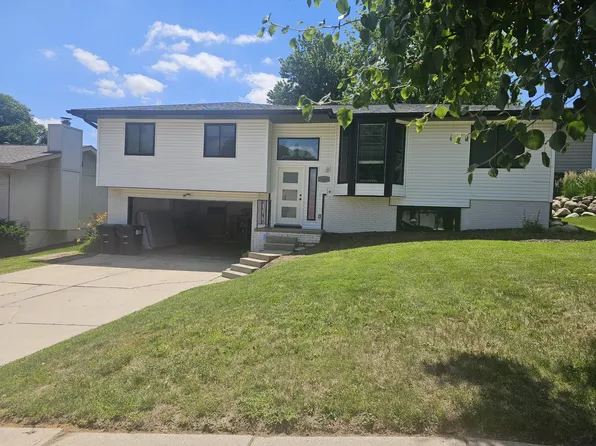 14465 Krug Cir, Omaha, NE 68144