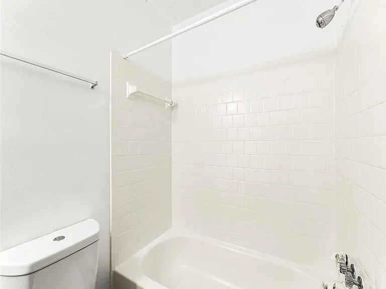 Pinewood Townhomes — Photo 19