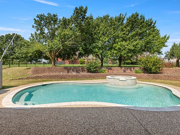 2nd image of 364 Preakness Place Rd