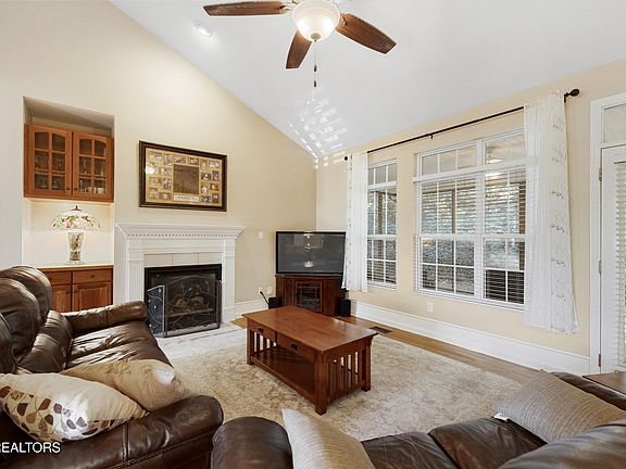 4th image of 11212 Elm Crest Ln