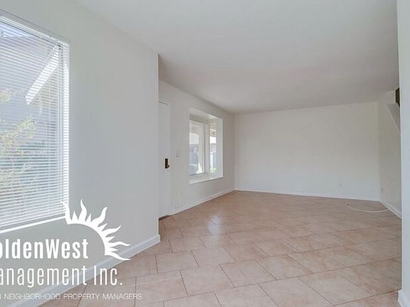 5th image of 2878 Casey St #B