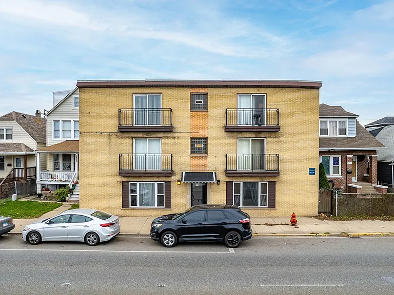 1426 S Cicero Ave #208 — Photo 1