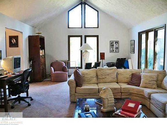 4th image of 1420 E Basswood Ct