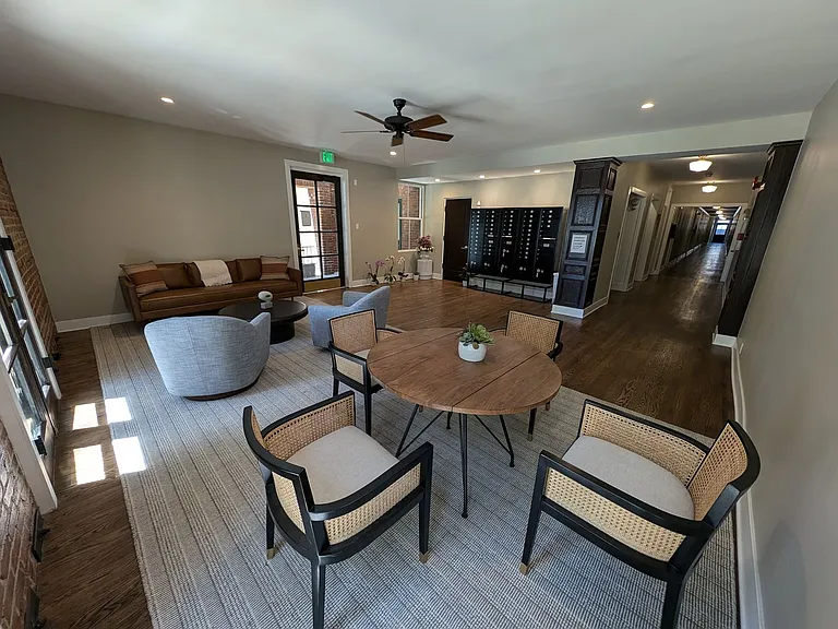 149 S Los Robles Ave — Photo 21
