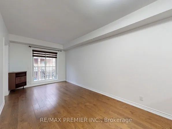 127 Silverwood Ave #1, Richmond Hill, ON L4S 0G3