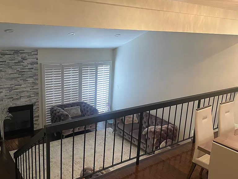 18425 Collins St — Photo 2