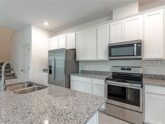 4th image of 9612 Emerald Berry Dr