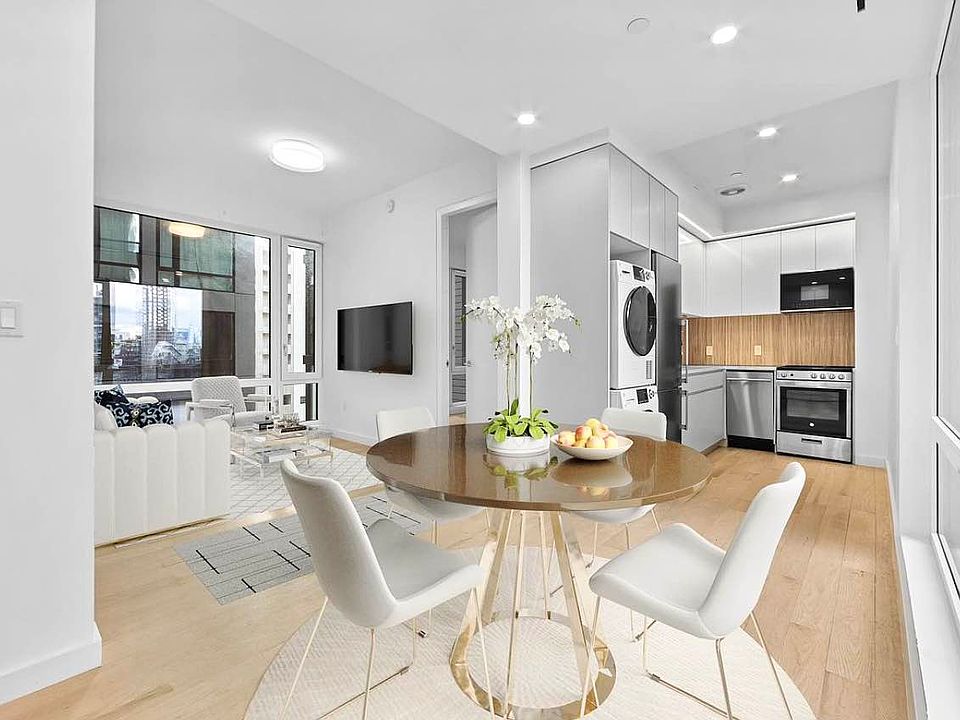 1st image of 127 Concord St #8F