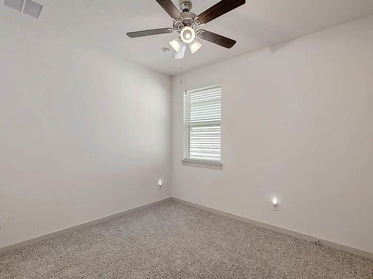 121 Fairfax Ave — Photo 17