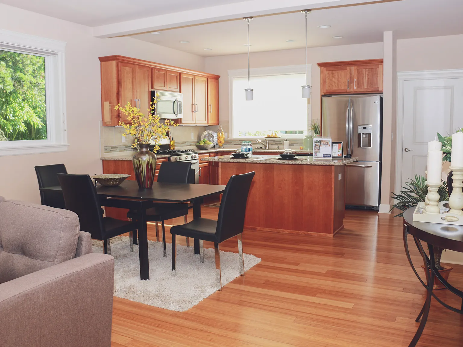 4 bed, 2.5 bath, 2310 sqft, $4,500 — Photo 4