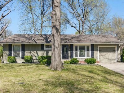 7724 Colonial Dr, Prairie Village, KS, 66208