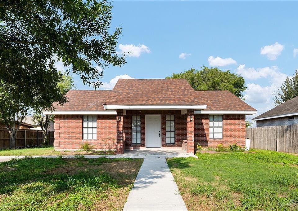 1st image of 202 Laureles Dr