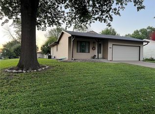 1643 N Ray Ave, Maryville, MO 64468