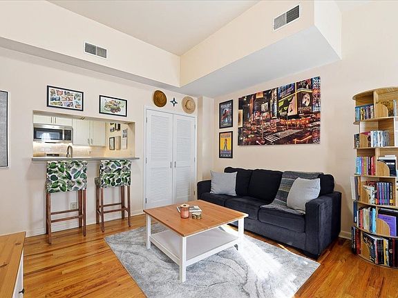 3rd image of 186 Wayne St APT 214D