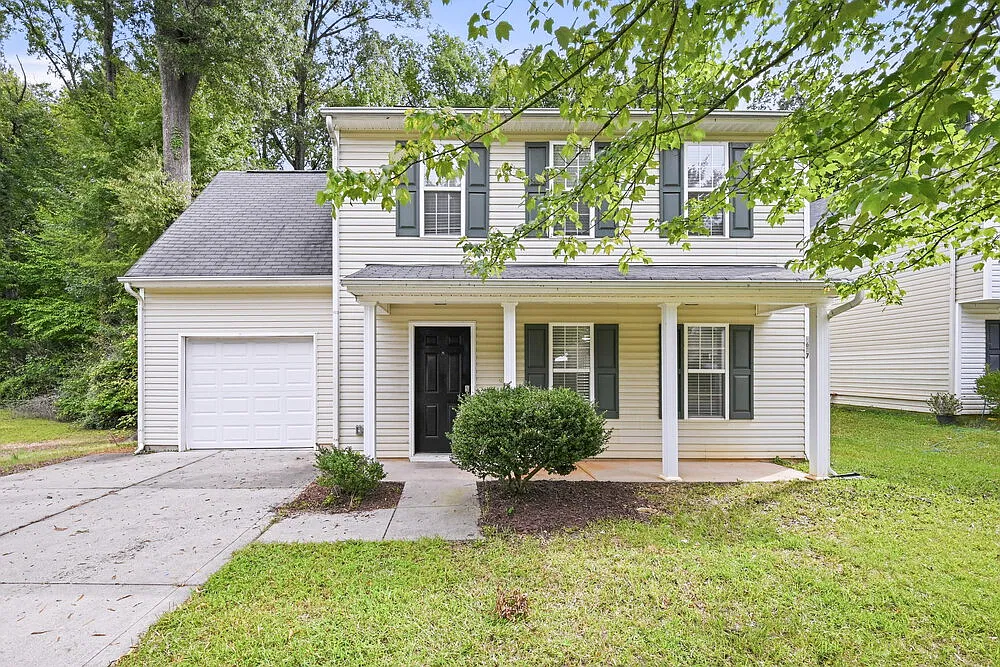 4 bed, 2.5 bath, 1462 sqft, $1,935 — Photo 1