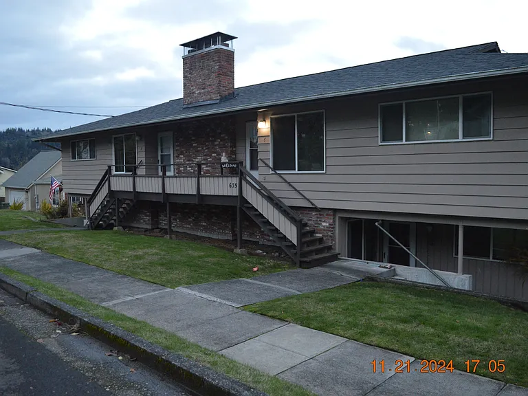 665 SW Tichenor St #1 — Photo 11
