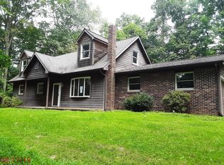 52 Oak Ln, New Columbia, PA 17856