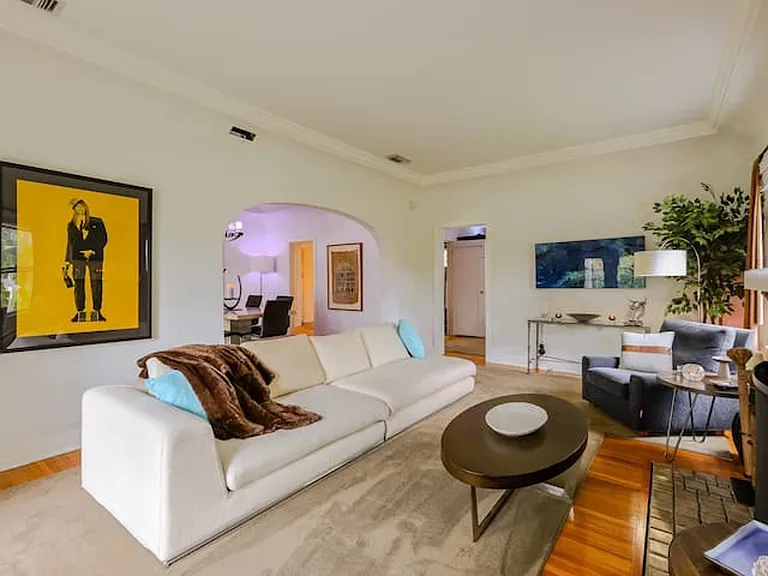 1203 S Rimpau Blvd — Photo 2