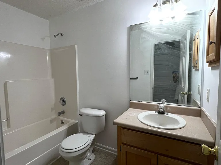 131 Kentshire Ln — Photo 7