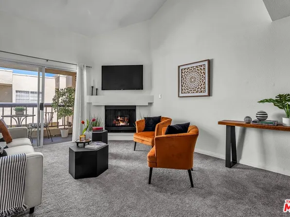 21520 Burbank Blvd APT 313, Woodland Hills, CA 91367