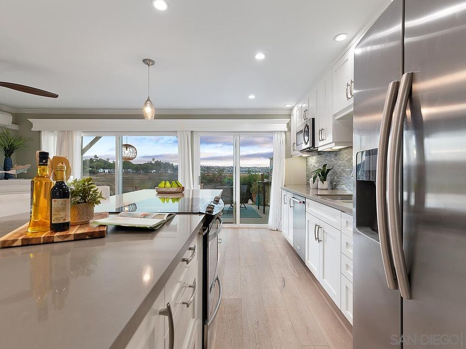1st image of 4013 Crown Point Dr Unit 1