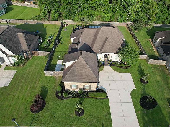 3rd image of 16012 Magnolia Trace Pkwy