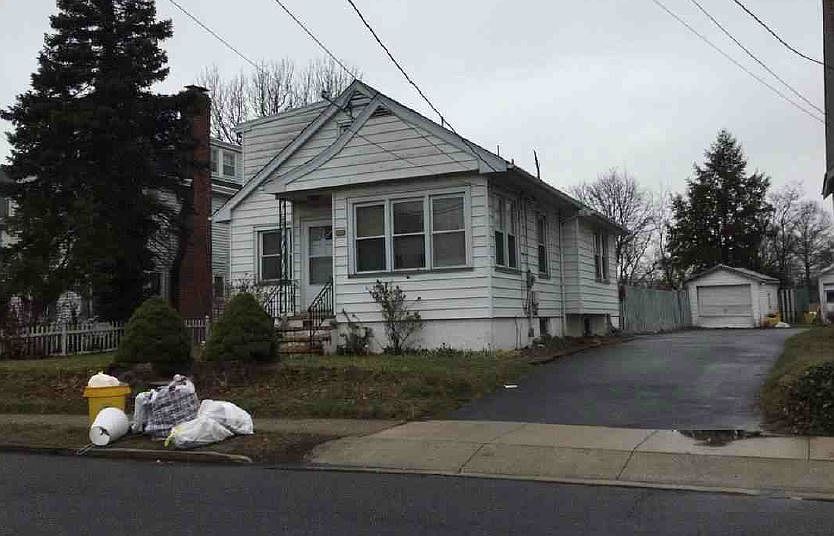 2nd image of 2440 Liberty St