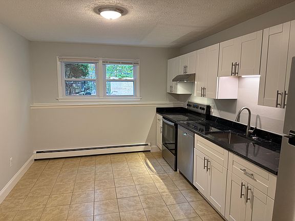 3rd image of 2 Briarwood Dr #1