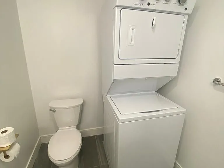 1 Wellington St #305 — Photo 7